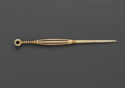 Mangbetu or Zande Hairpin by African